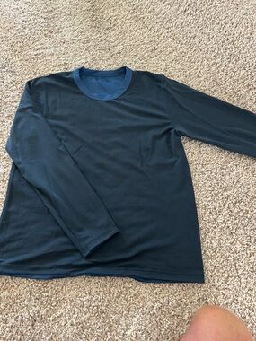 Lululemon Classic Long Sleeve Tee in Dark Navy/Royal reversible